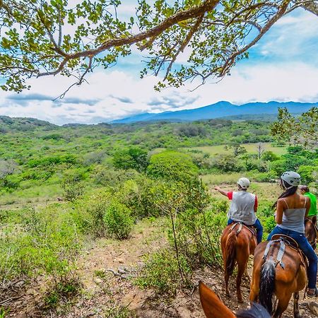 Vida Aventura Ranch Hotel Tanques Bagian luar foto